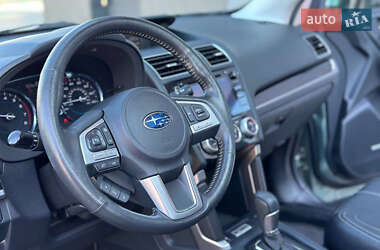 Внедорожник / Кроссовер Subaru Forester 2017 в 