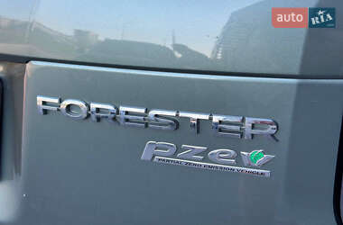 Внедорожник / Кроссовер Subaru Forester 2017 в 