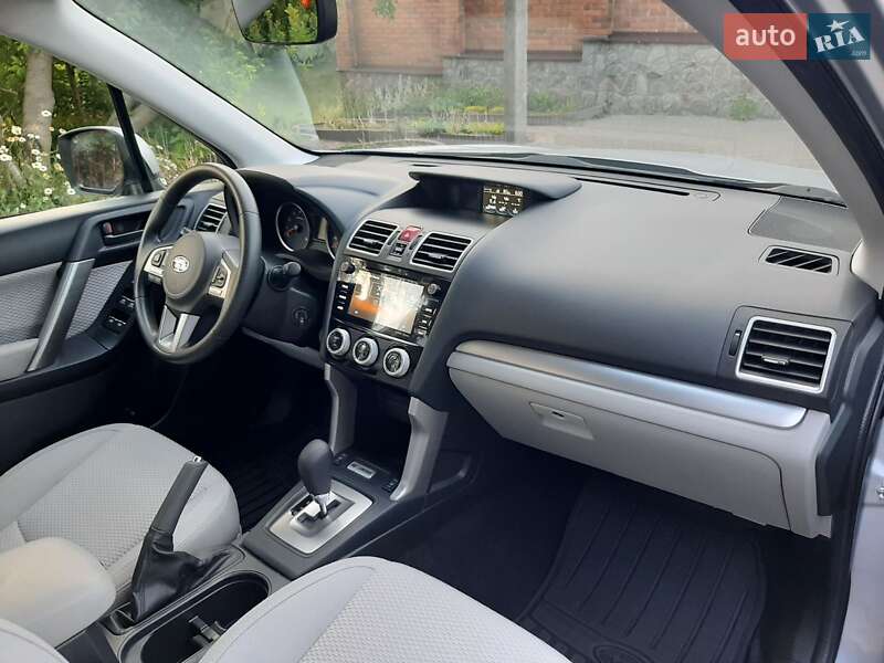 Внедорожник / Кроссовер Subaru Forester 2016 в Полтаве