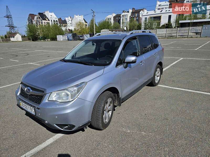 Внедорожник / Кроссовер Subaru Forester 2013 в 