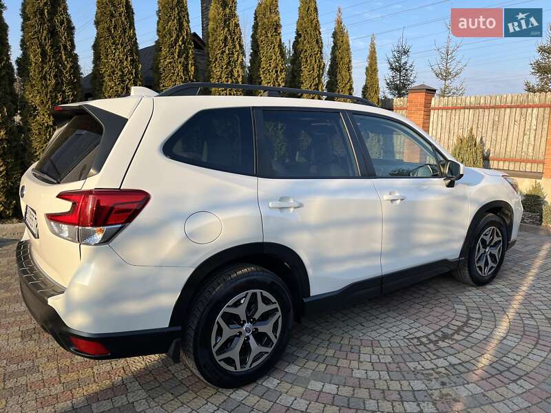 Внедорожник / Кроссовер Subaru Forester 2019 в Львове