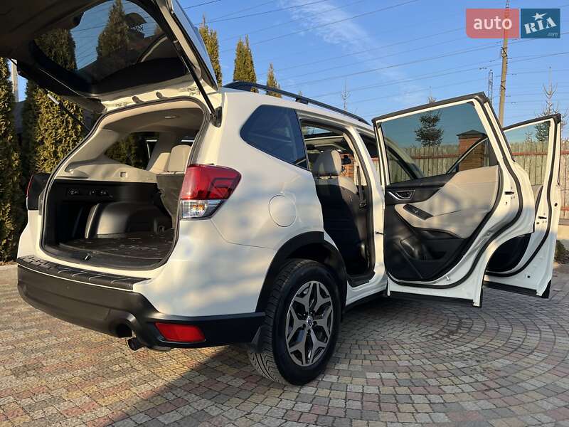 Внедорожник / Кроссовер Subaru Forester 2019 в Львове