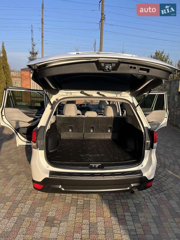 Внедорожник / Кроссовер Subaru Forester 2019 в Львове