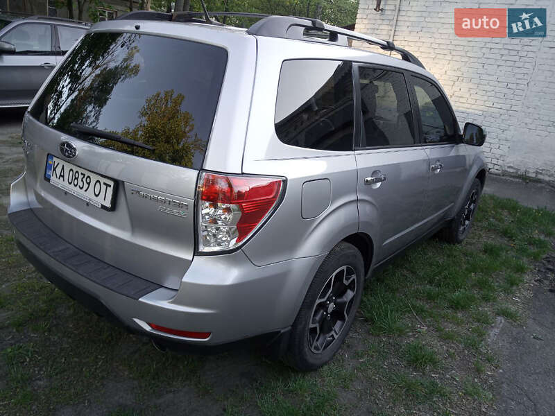 Позашляховик / Кросовер Subaru Forester 2012 в Києві