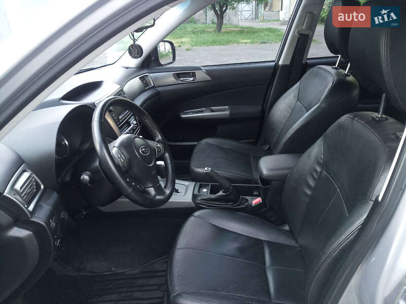Позашляховик / Кросовер Subaru Forester 2012 в Києві