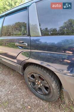 Внедорожник / Кроссовер Subaru Forester 2004 в 