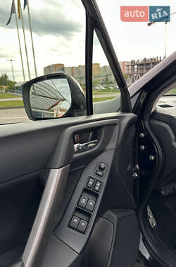 Внедорожник / Кроссовер Subaru Forester 2014 в 