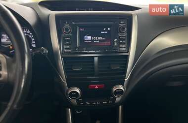 Внедорожник / Кроссовер Subaru Forester 2011 в 
