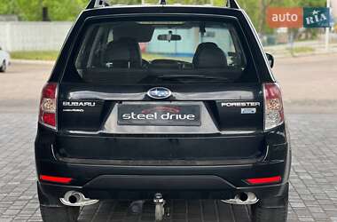 Внедорожник / Кроссовер Subaru Forester 2011 в 