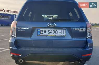 Внедорожник / Кроссовер Subaru Forester 2012 в 