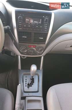 Внедорожник / Кроссовер Subaru Forester 2012 в 