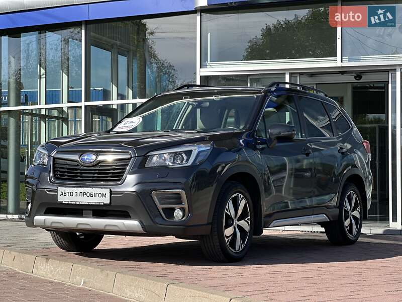Позашляховик / Кросовер Subaru Forester 2018 в 