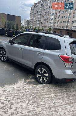 Позашляховик / Кросовер Subaru Forester 2017 в 