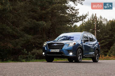 Внедорожник / Кроссовер Subaru Forester 2022 в Полтаве
