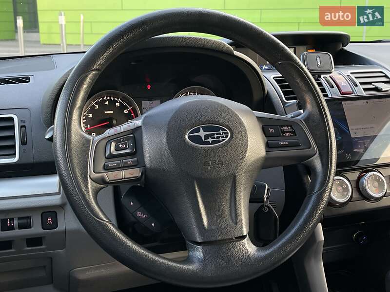 Позашляховик / Кросовер Subaru Forester 2015 в Києві