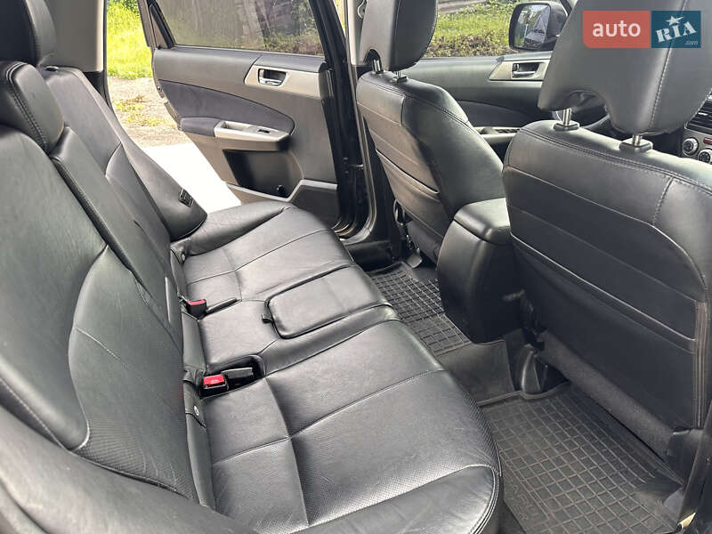 Позашляховик / Кросовер Subaru Forester 2010 в Києві