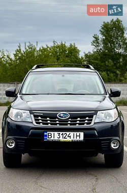 Внедорожник / Кроссовер Subaru Forester 2012 в 