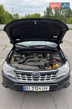 Внедорожник / Кроссовер Subaru Forester 2012 в 
