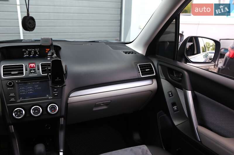 Внедорожник / Кроссовер Subaru Forester 2018 в Киеве