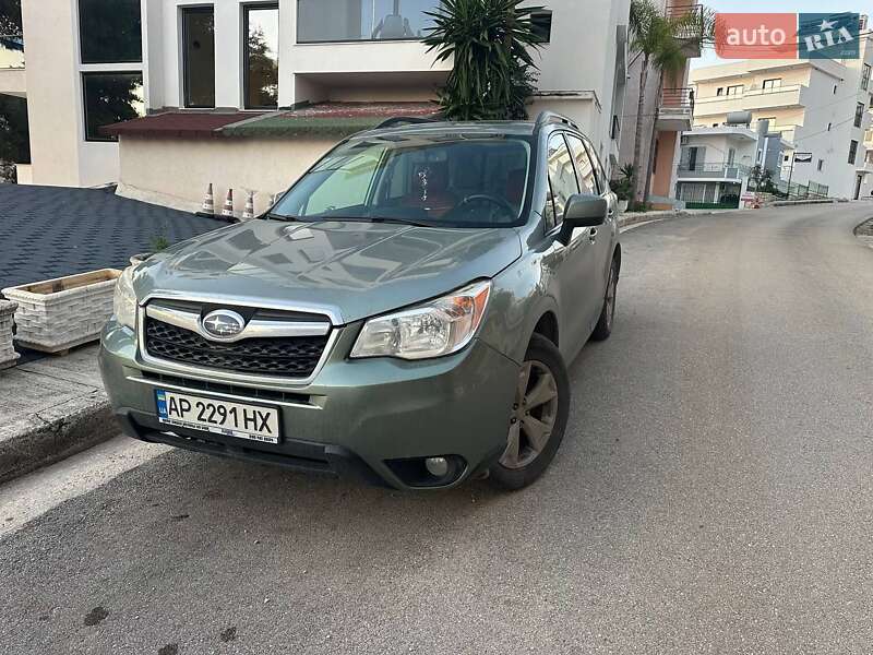 Внедорожник / Кроссовер Subaru Forester 2015 в 