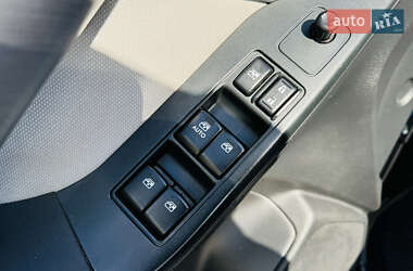 Внедорожник / Кроссовер Subaru Forester 2013 в 
