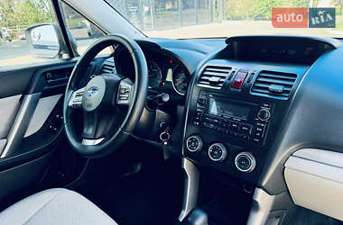 Внедорожник / Кроссовер Subaru Forester 2013 в 
