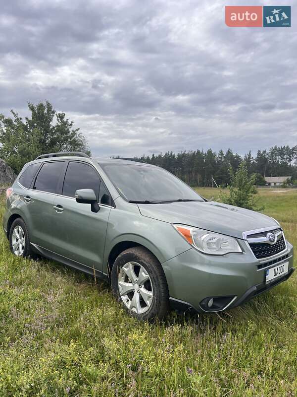 Внедорожник / Кроссовер Subaru Forester 2013 в 