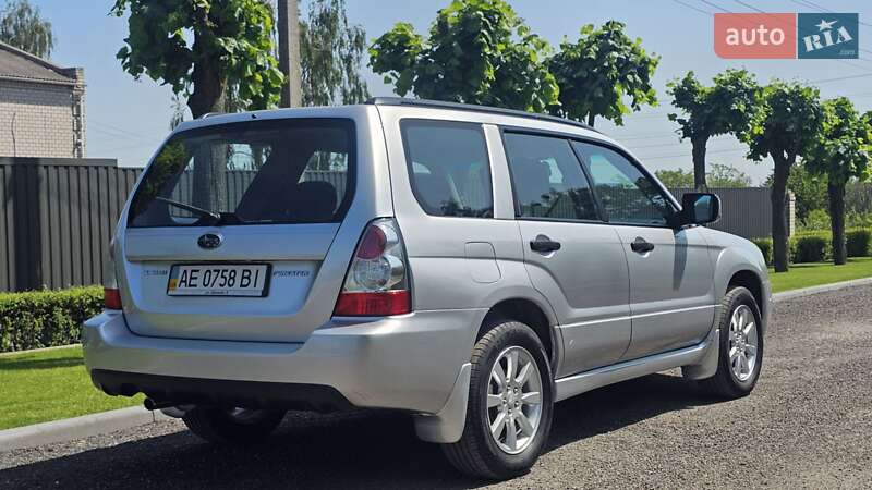 Внедорожник / Кроссовер Subaru Forester 2006 в Каменском