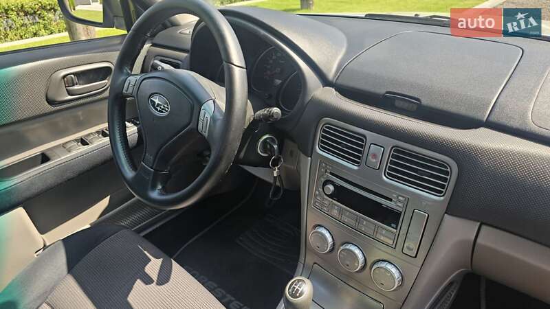 Внедорожник / Кроссовер Subaru Forester 2006 в Каменском