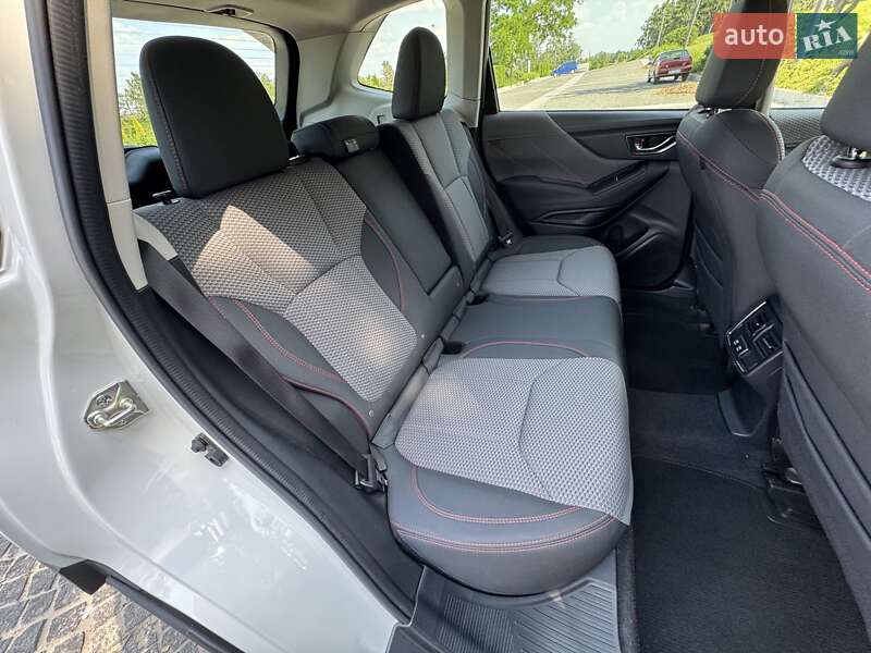 Позашляховик / Кросовер Subaru Forester 2023 в Дніпрі