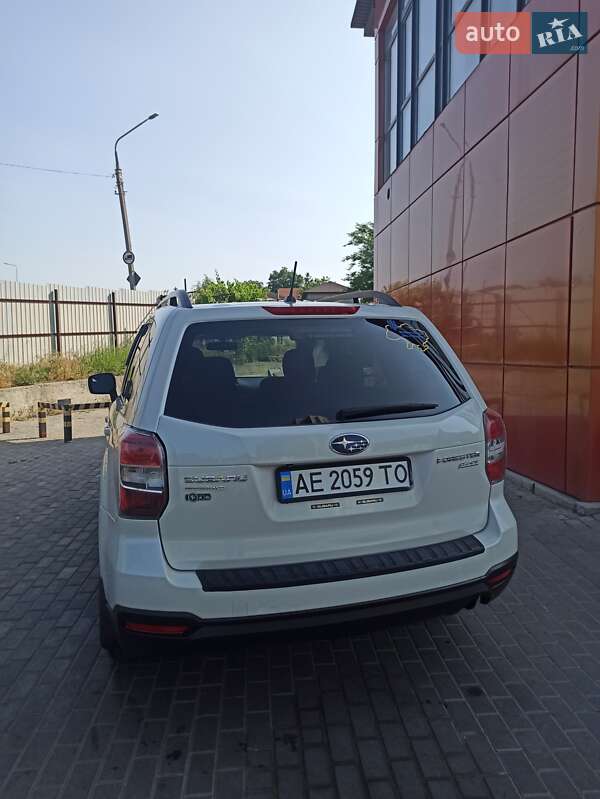 Позашляховик / Кросовер Subaru Forester 2014 в Дніпрі