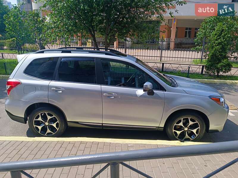 Внедорожник / Кроссовер Subaru Forester 2014 в Киеве