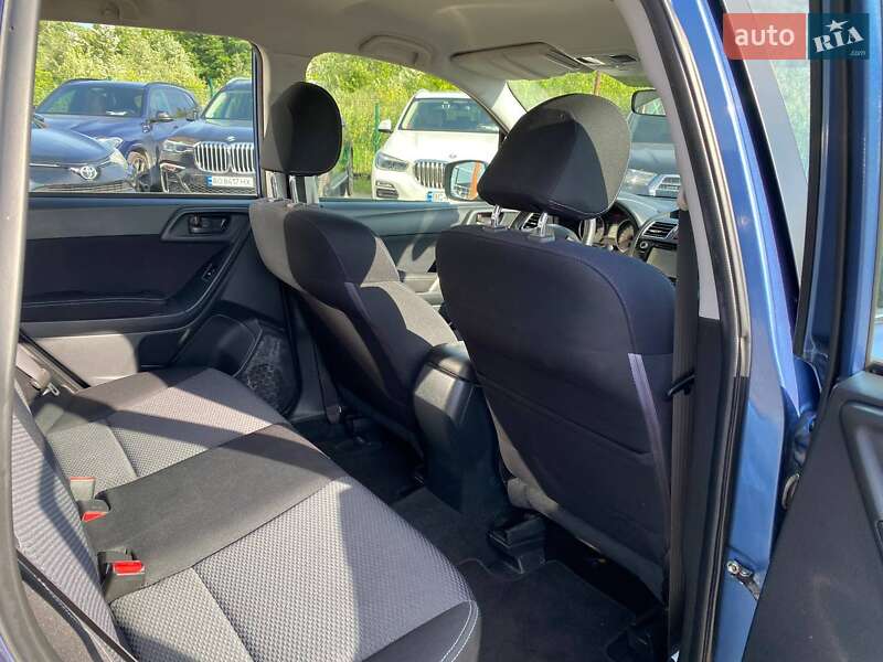 Позашляховик / Кросовер Subaru Forester 2015 в Львові