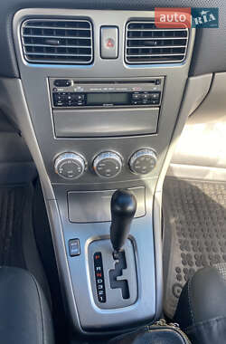Внедорожник / Кроссовер Subaru Forester 2006 в 