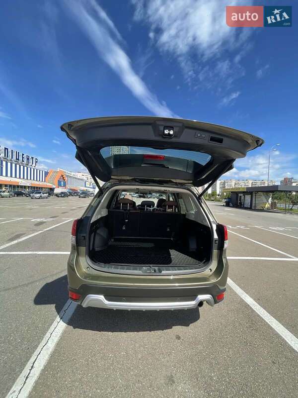 Внедорожник / Кроссовер Subaru Forester 2021 в Киеве