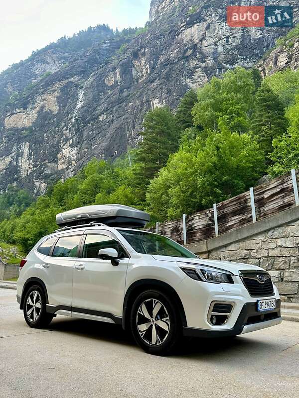 Позашляховик / Кросовер Subaru Forester 2019 в Львові