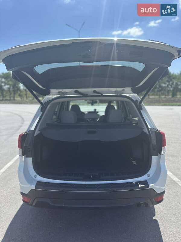 Внедорожник / Кроссовер Subaru Forester 2020 в Днепре