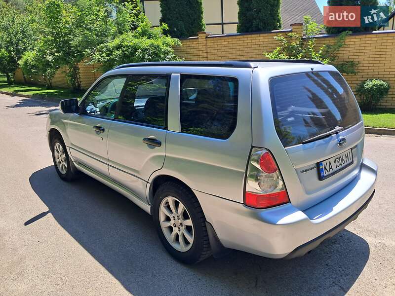 Внедорожник / Кроссовер Subaru Forester 2006 в Киеве