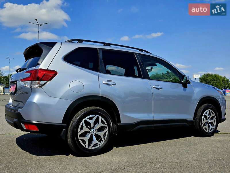 Внедорожник / Кроссовер Subaru Forester 2024 в Днепре