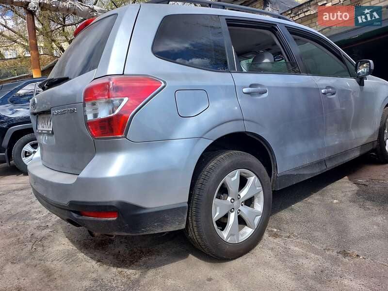 Внедорожник / Кроссовер Subaru Forester 2015 в Киеве