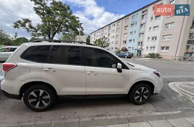 Внедорожник / Кроссовер Subaru Forester 2017 в 