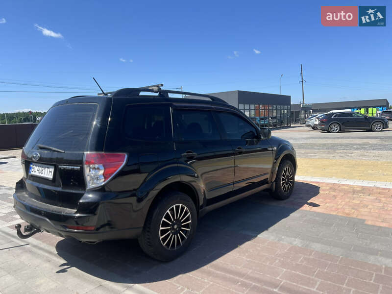 Внедорожник / Кроссовер Subaru Forester 2011 в Львове