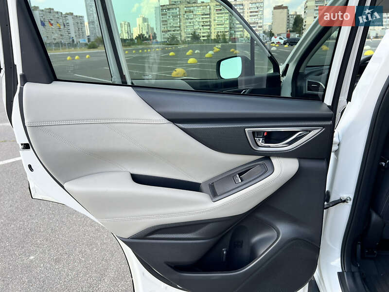 Внедорожник / Кроссовер Subaru Forester 2020 в Киеве