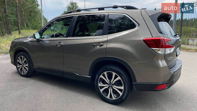 Внедорожник / Кроссовер Subaru Forester 2021 в Киеве