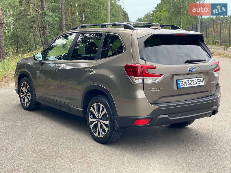 Внедорожник / Кроссовер Subaru Forester 2021 в Киеве