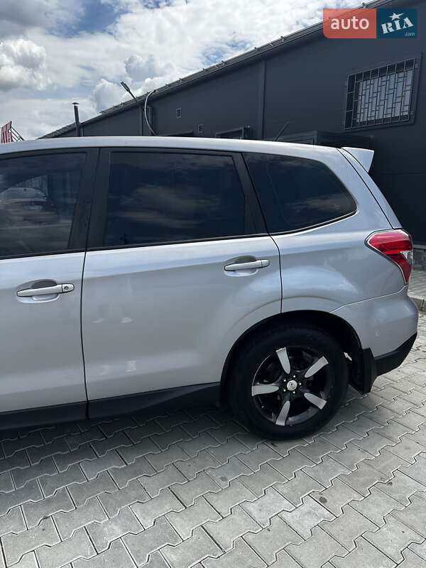 Внедорожник / Кроссовер Subaru Forester 2014 в Ужгороде