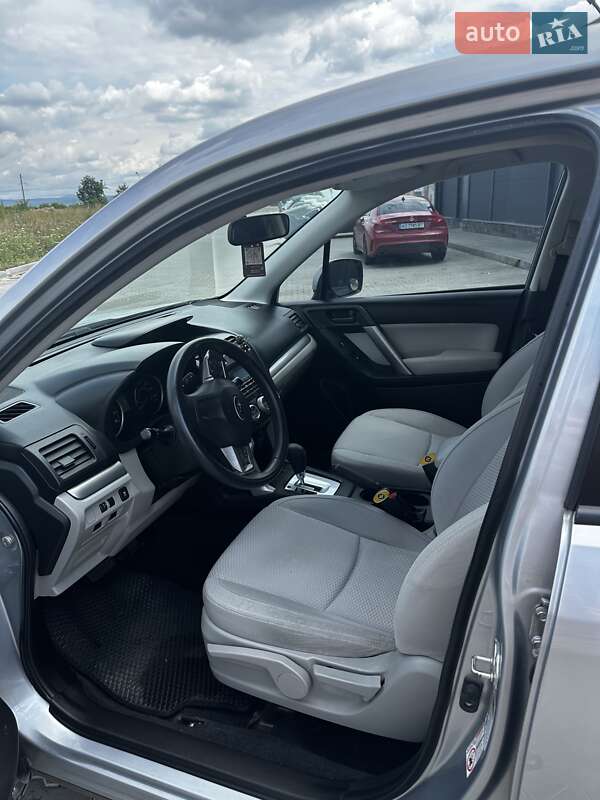Внедорожник / Кроссовер Subaru Forester 2014 в Ужгороде