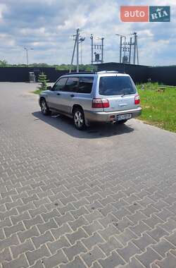 Внедорожник / Кроссовер Subaru Forester 2001 в 