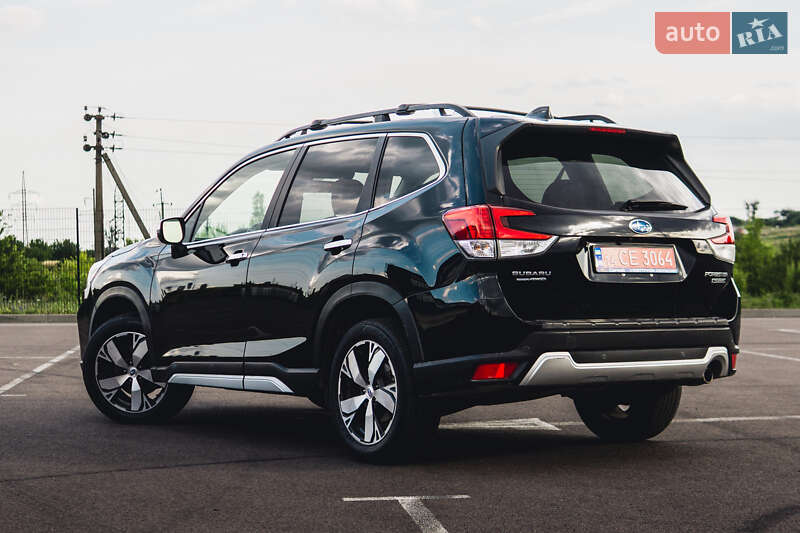 Внедорожник / Кроссовер Subaru Forester 2019 в Ровно