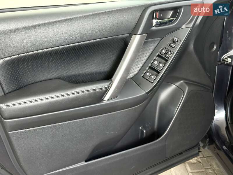 Позашляховик / Кросовер Subaru Forester 2015 в Дніпрі